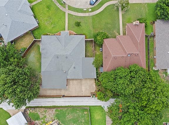 3rd image of 229 Stillmeadow Dr