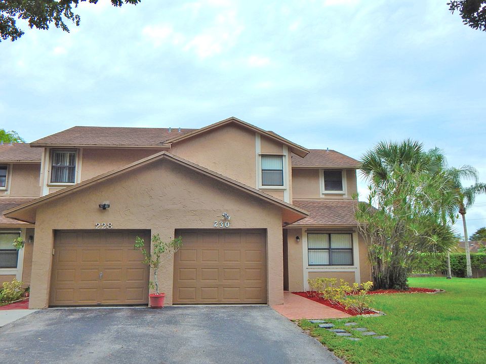 1st image of 230 Lakeside Cir