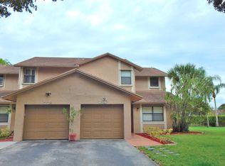 230 Lakeside Cir, Sunrise, FL 33326