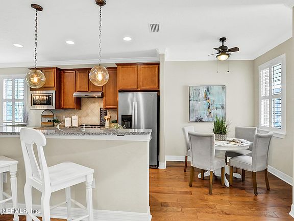 5th image of 195 Wood Meadows Way