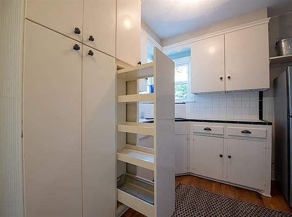 2nd image of 4214 Bellvue Ave