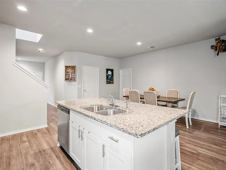 210 Bellewood Manor Dr — Photo 9