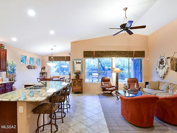 5th image of 4088 N Sunset Cliff Pl