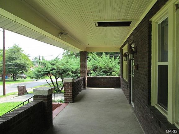 3rd image of 9512 Everman Ave
