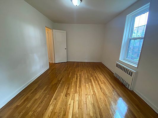 4th image of 140-21 Burden Cres #41