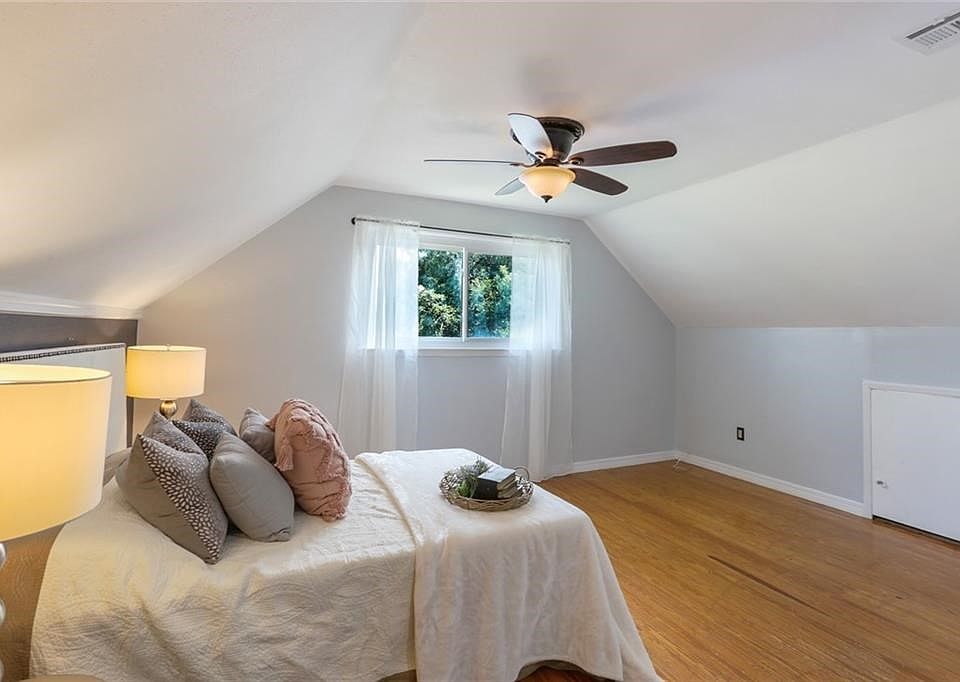 1st image of 2510 Somerset Dr