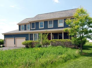 1526 Lupine Ct, Grayslake, IL 60030