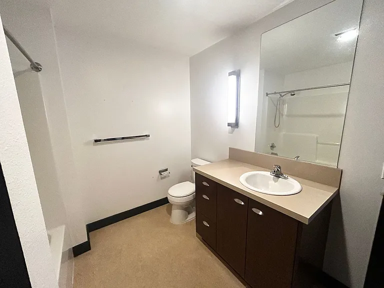 3970 N Interstate Ave #404 — Photo 10