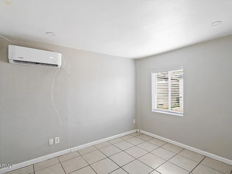 703 W 1st Pl #4 — Photo 9