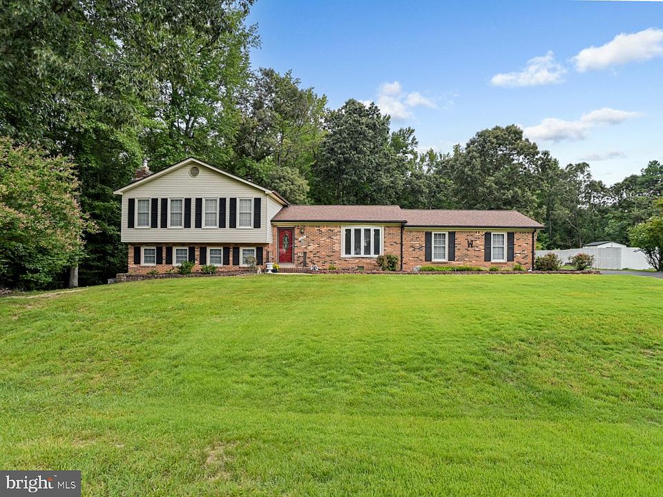 1st image of 616 Clarks Run Rd