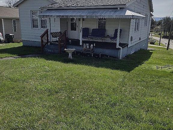 2nd image of 252 Magnolia Dr