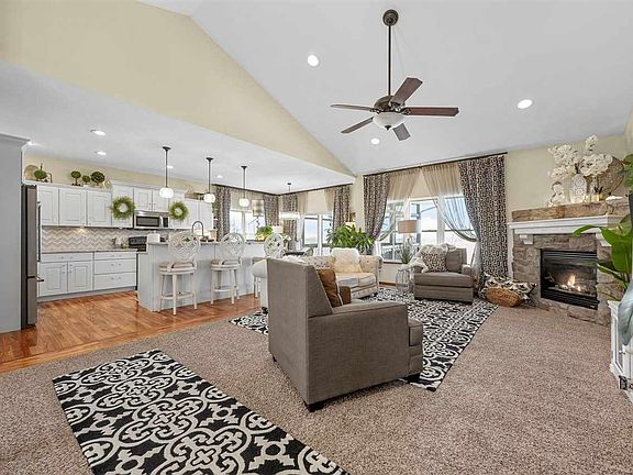 4th image of 3352 Southridge Dr
