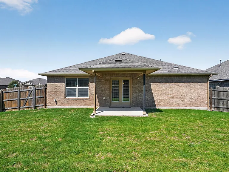 1919 Mexia Dr — Photo 18