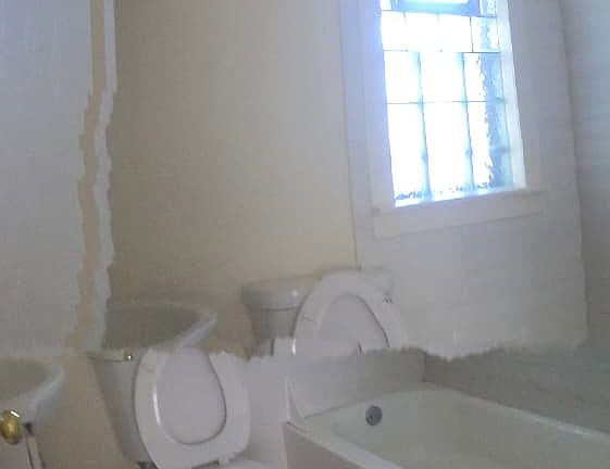2nd image of 1556 W Mitchell St Unit 1