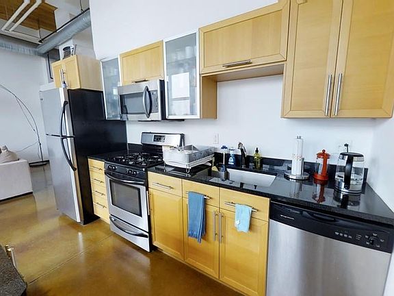 4th image of 120 Holmes St Unit 303