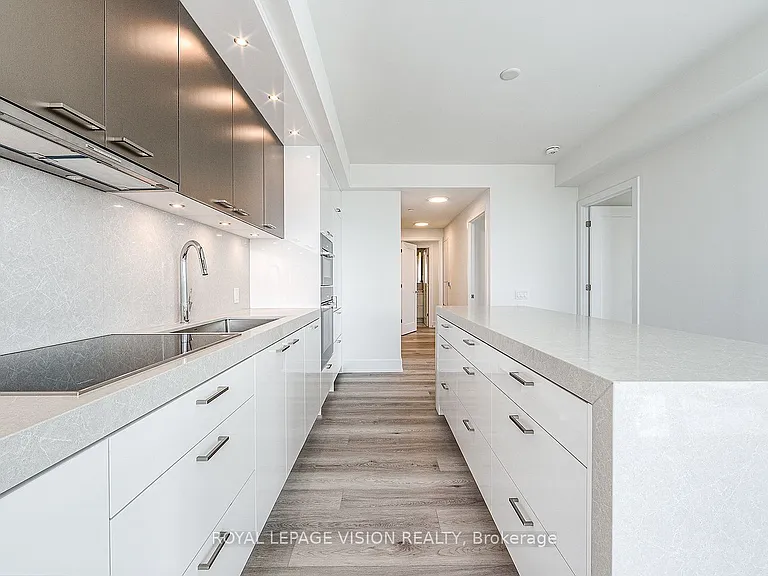 858 Dupont St #728 — Photo 16