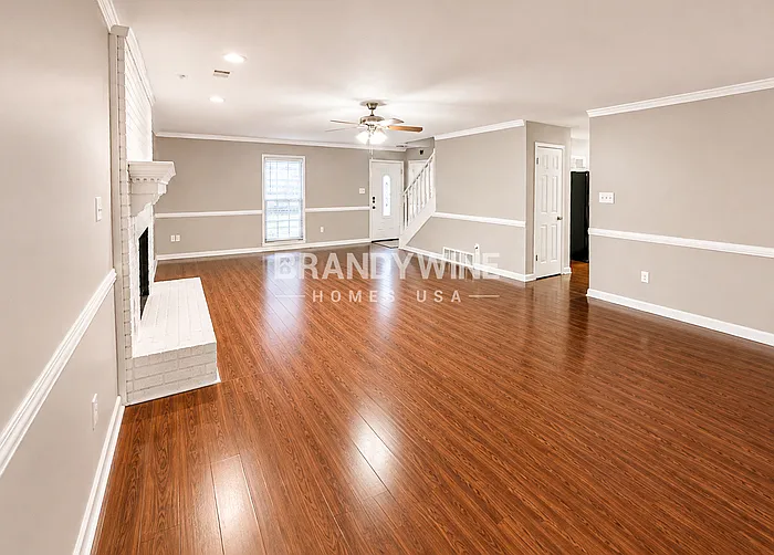 7477 Stonington Dr — Photo 6