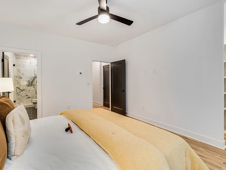 1237 Memorial Dr — Photo 12
