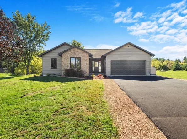 112 Kreekview Dr, Osceola, WI 54020
