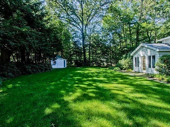 4th image of 122 Bungalow Ave