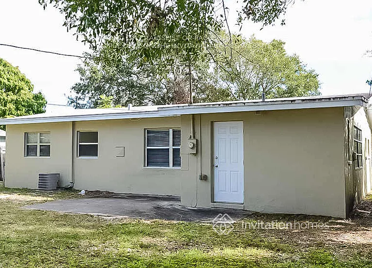 2160 Riviera Dr — Photo 19