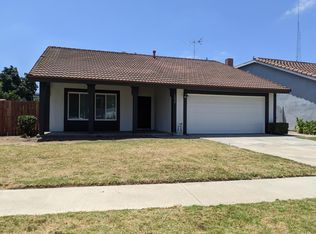 1232 E 15th St, Santa Ana, CA 92701