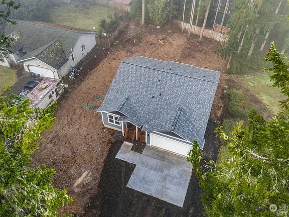 4th image of 131 E Aycliffe Drive