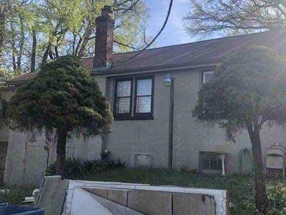 2nd image of 2835 Solway Ave