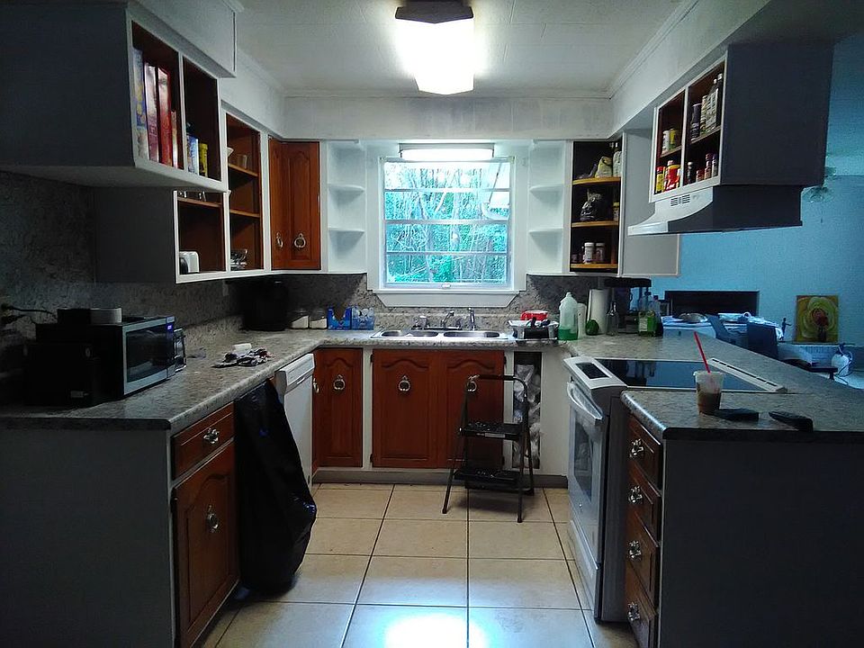 1st image of 1301 Lansing Dr