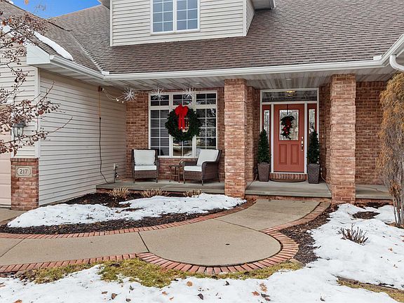 5th image of 217 E Wentworth Ln