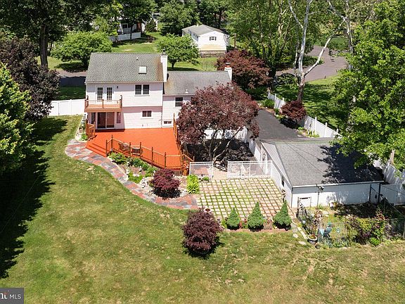 5th image of 51 Martin Dr