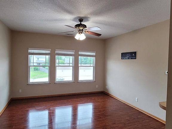 4th image of 2435 Aspen Rd Unit 205
