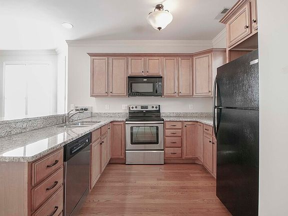2nd image of 128 Bogard Ln