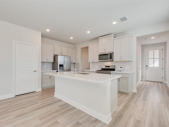 5th image of 1703 Sandy Pond St