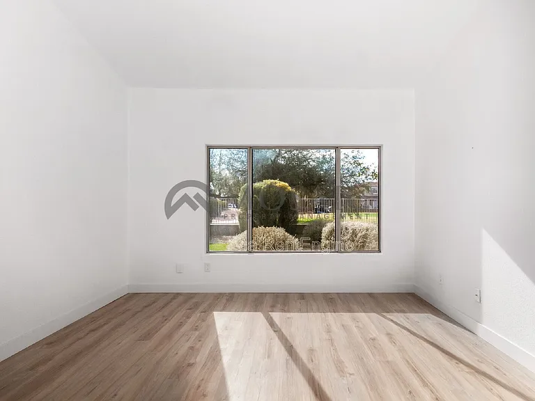 1567 E Black Diamond Dr — Photo 33