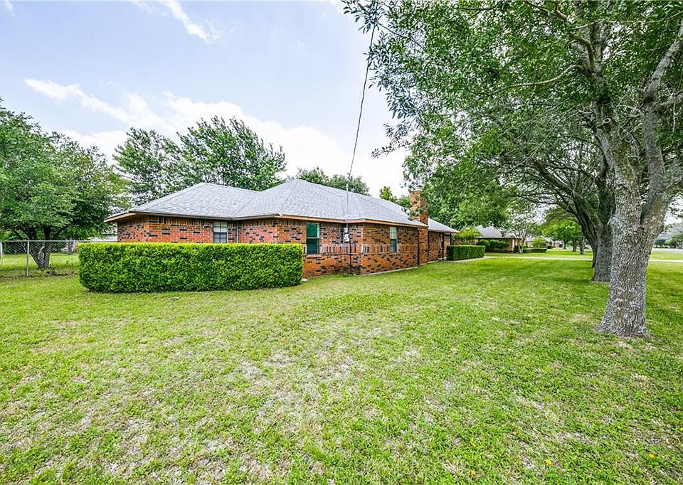 1st image of 126 Carmen Dr