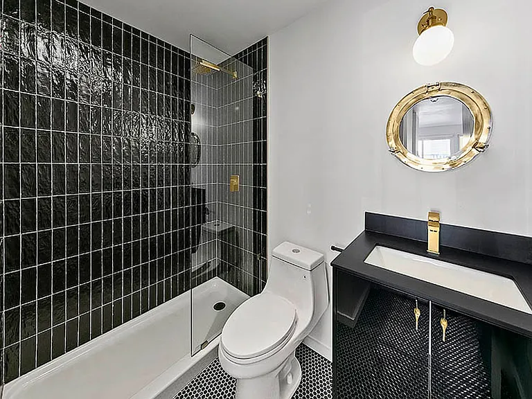 Riverside Apartments — Photo 7