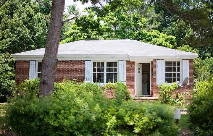 1216 Spottswood Dr — Photo 1