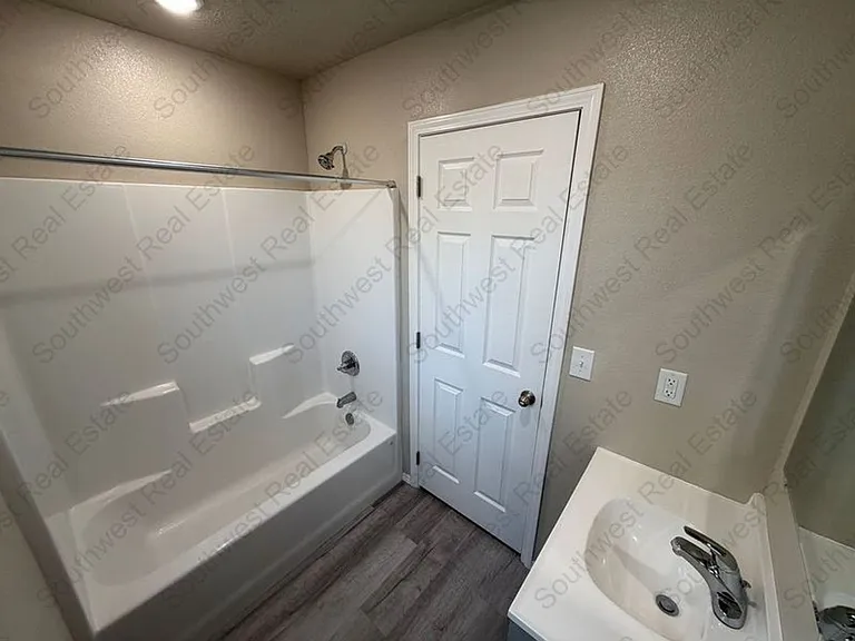 1208 W. Manana Blvd. — Photo 5