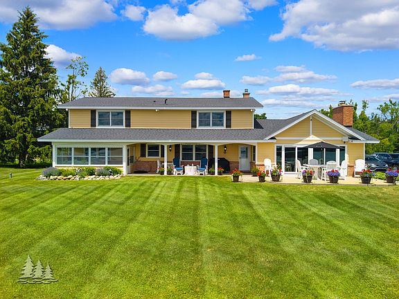 2nd image of 4635 Grant Dr