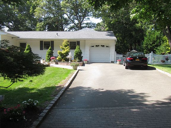 2nd image of 8 Neil Dr