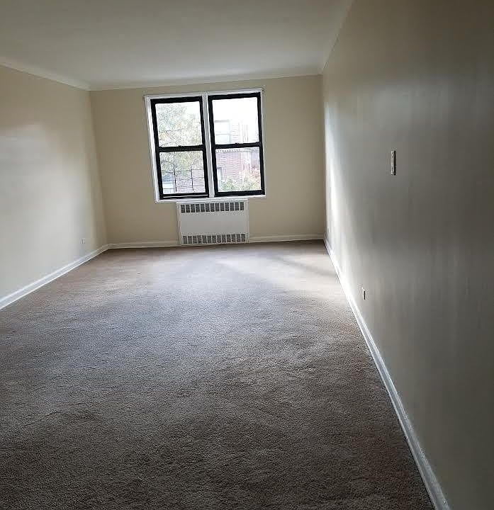1st image of 14407 Sanford Ave APT 3C