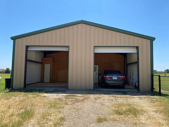 2nd image of 2112 E Blackjack Rd