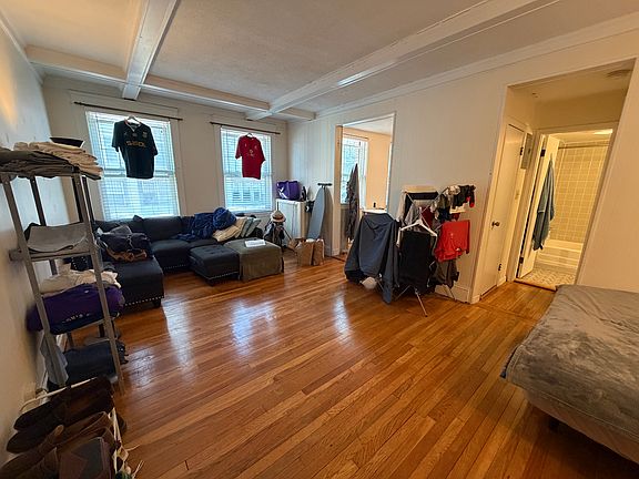 4th image of 124 Sutherland Rd APT 1