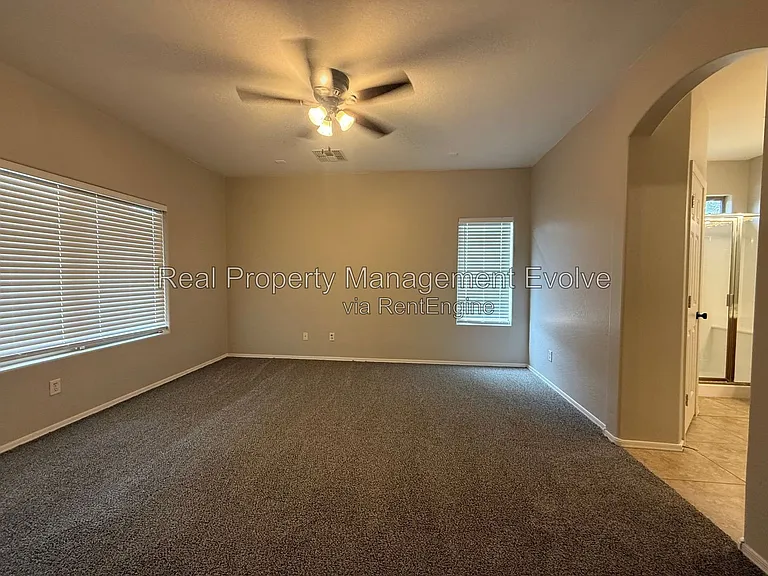 2513 W Woburn Ln — Photo 13