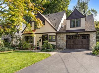 35 Ridgeview Dr, East Rochester, NY 14445