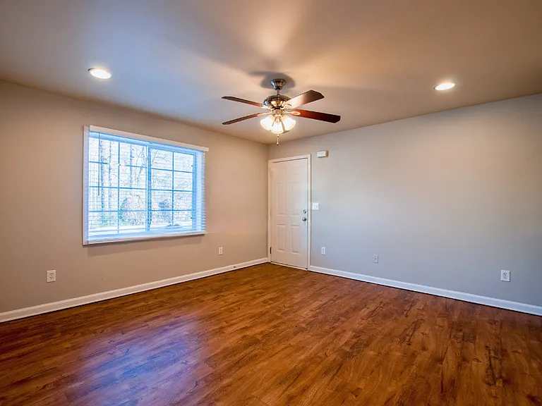 2145 Bolton RD NW — Photo 9