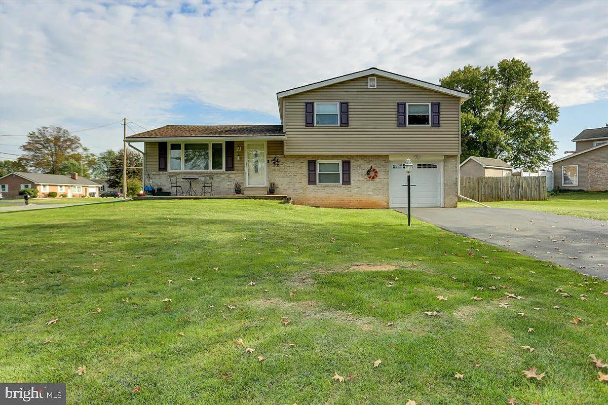 15 Buckthorn Dr photo 1