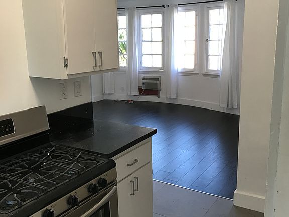 3rd image of 1303 1/2 N Stanley Ave