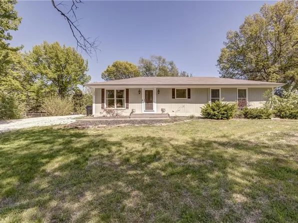 1300 N Leeview Dr, Olathe, KS 66061